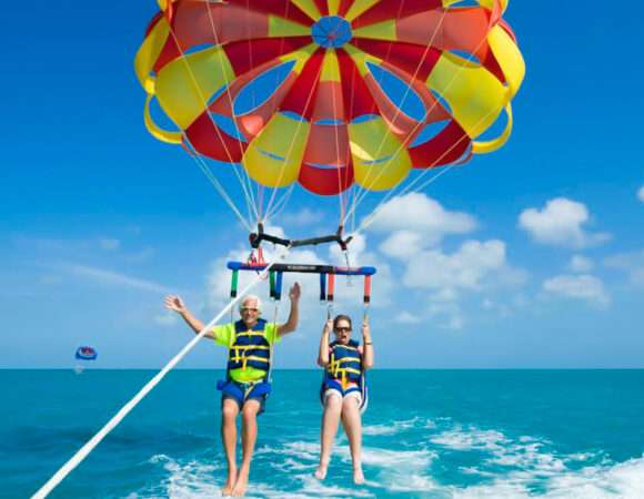 Dubai Parasailing On Jumeirah Beach