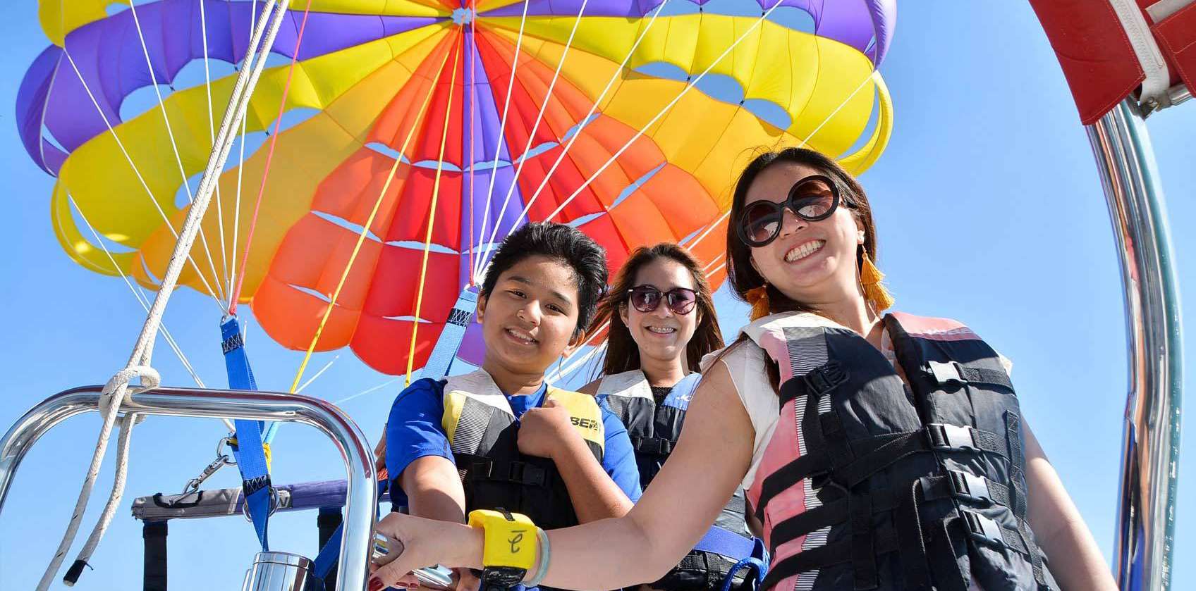 Dubai Tandem Parasailing Experience