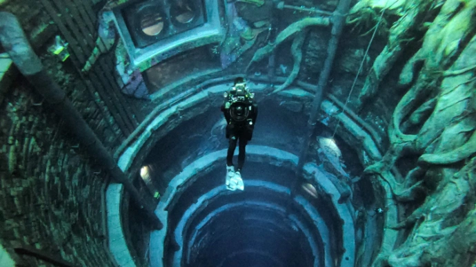 Deep Dive Dubai – Scuba Diving in the World’s Deepest Swimming Pool