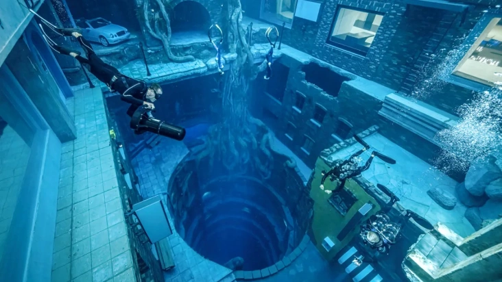 Deep Dive Dubai – Scuba Diving in the World’s Deepest Swimming Pool